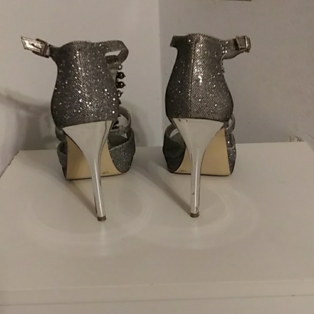 Heels - Picture 3 of 4